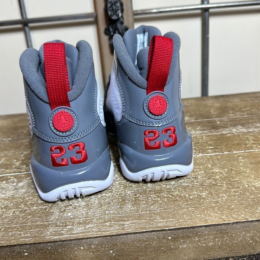Jordans nwot size 4Y boys